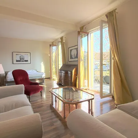 Montenapoleone - Sant Andrea Charme Penthouse Milán