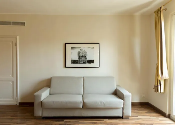 Montenapoleone - Sant Andrea Charme Penthouse 아파트 *
